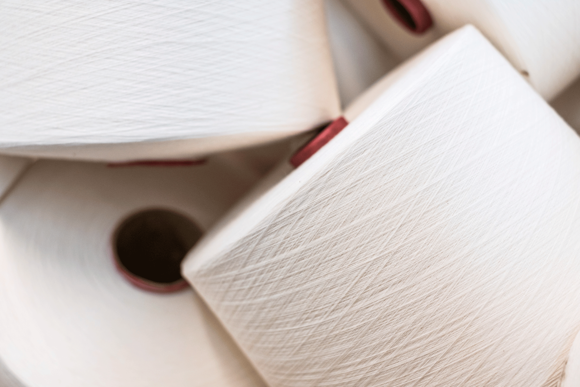 Développement textile responsable et réseau de partenaires locaux / Responsible textile development and local partner network